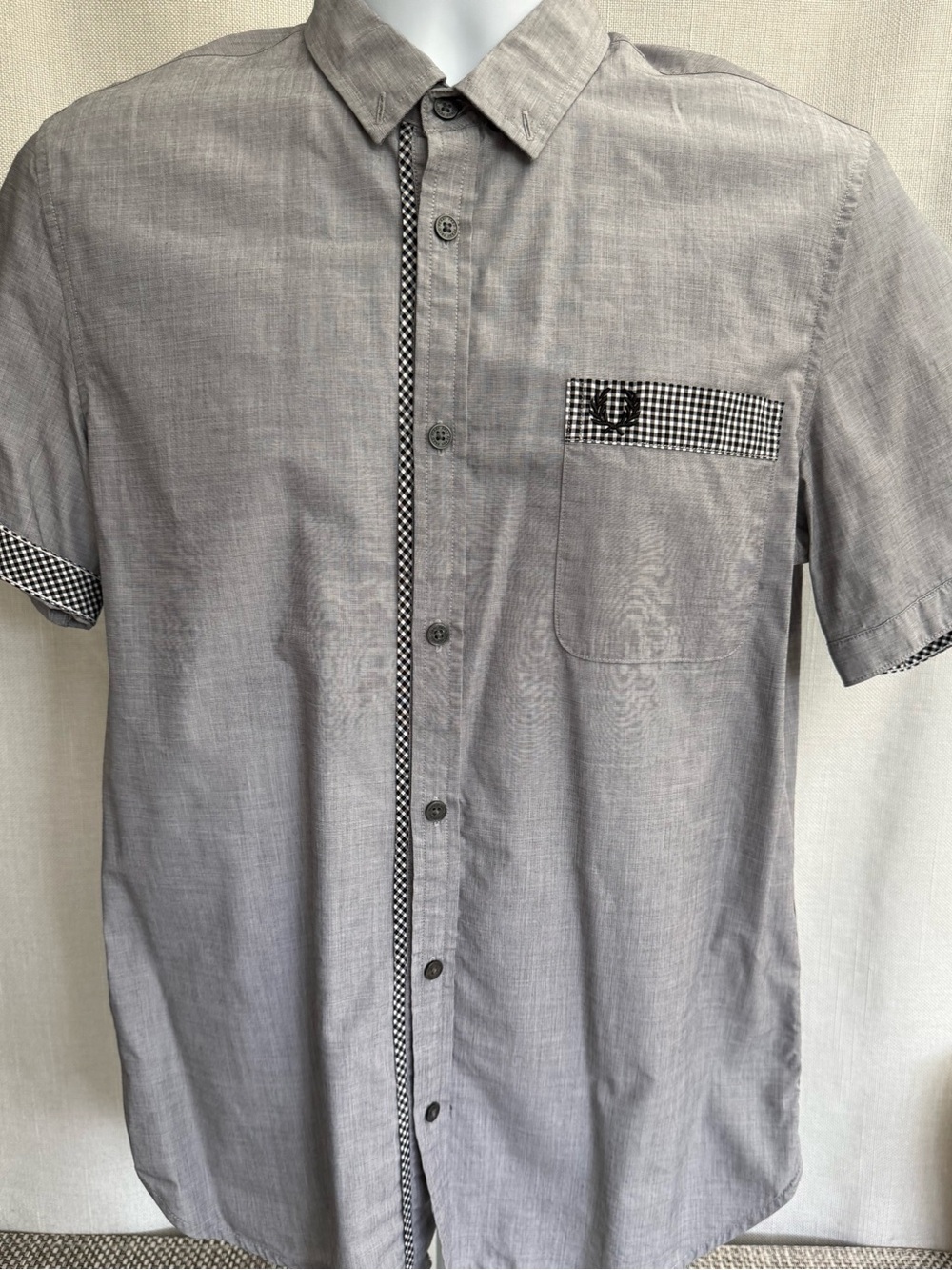 Fred Perry Gray Short-Sleeve Button-Down Shirt with Checked Trim